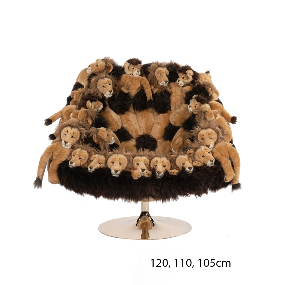 Lion lounge swivel chair