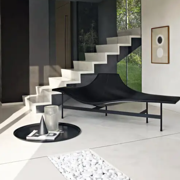 Terminal Chaise Longue